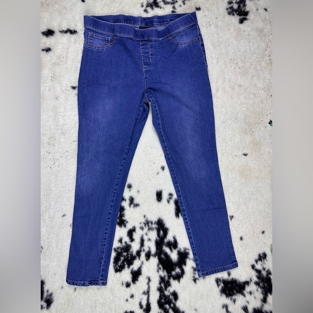 Faded Glory Women’s Medium Wash Elastic Waist Skinny Jeans Size 14